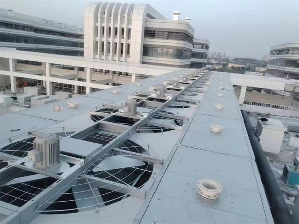 玻璃鋼冷卻塔與傳統(tǒng)填料式冷卻塔對比,玻璃鋼冷卻塔